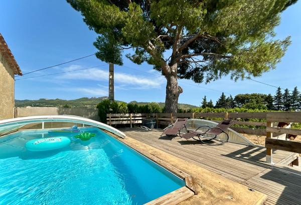 Mas de 219m2 au milieu des vignes