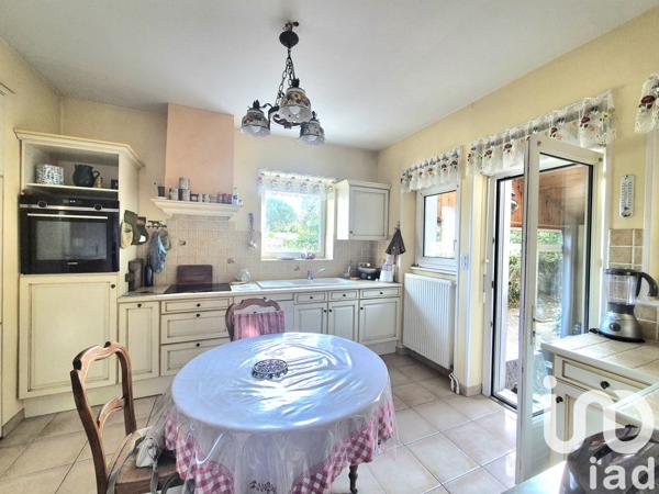 House for sale 7 rooms 163 m² Saint-Junien