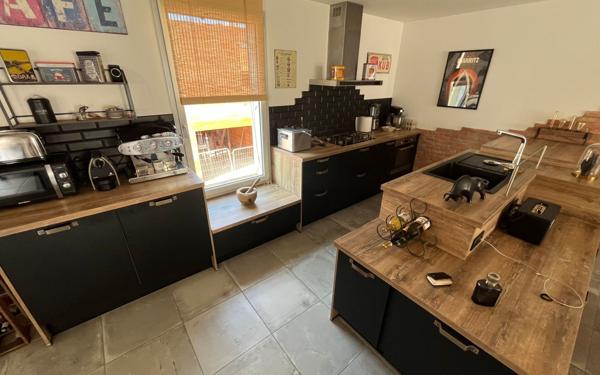 Maison à vendre    6 pièces • 269 m2 Montfort-en-Chalosse