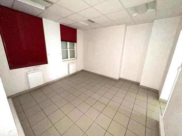 Bureaux à vendre à Saint-Omer dans le Pas-de-Calais (62500), ref :