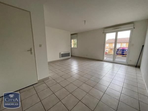 Appartement à louer 2 pièces 46.17m² Graulhet (81300)