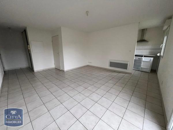 Appartement à louer 2 pièces 46.17m² Graulhet (81300)