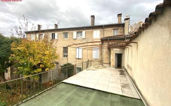 Immeuble à vendre    8 pièces •  Castres