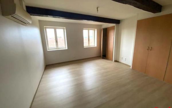 Immeuble à vendre    8 pièces •  Castres