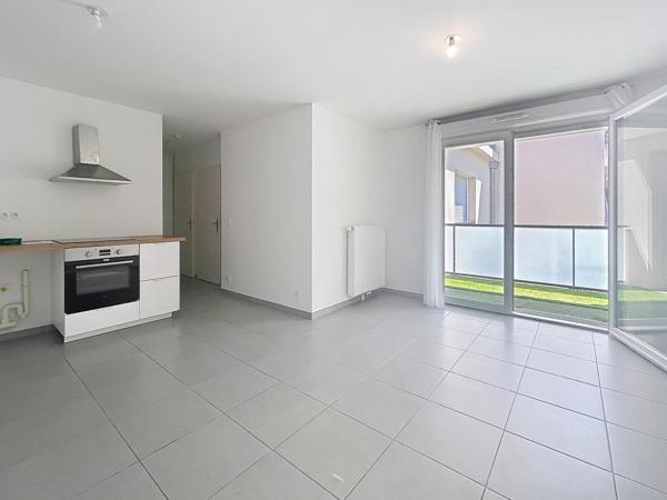 Magnifique appartement 2 pièces récent avec balcon