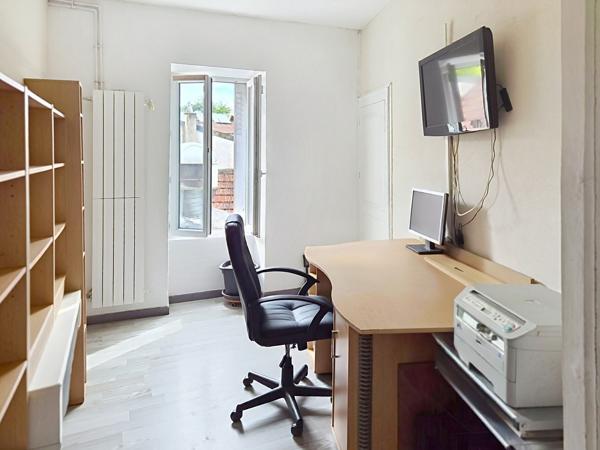 Immeuble
         10 pièces
        - 108 m² 222 000 € *