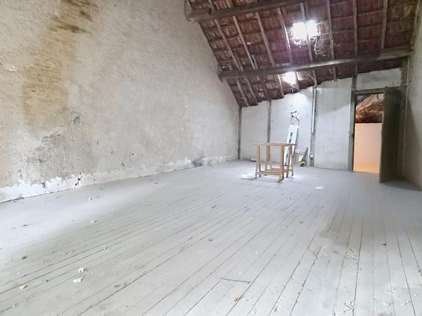 Immeuble
         10 pièces
        - 108 m² 222 000 € *