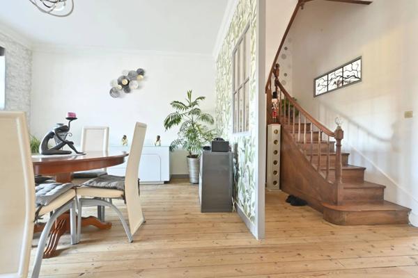 Maison de ville avec Véranda, terrasse, jardin à SAINTES (17)