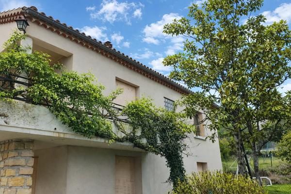 Die (26150) DIE / Maison familiale avec piscine couverte – Vue panoramique sur la montagne de Justin – 874 m² de jardin