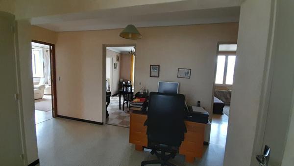 Die (26150) DIE / Maison familiale avec piscine couverte – Vue panoramique sur la montagne de Justin – 874 m² de jardin