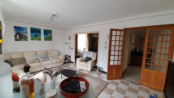 Die (26150) DIE / Maison familiale avec piscine couverte – Vue panoramique sur la montagne de Justin – 874 m² de jardin