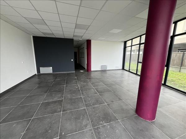 Immeuble à vendre |  Pompignac |  200 m²