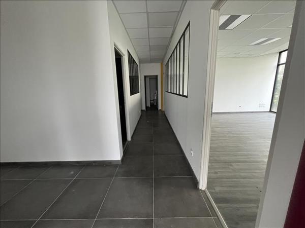 Immeuble à vendre |  Pompignac |  200 m²