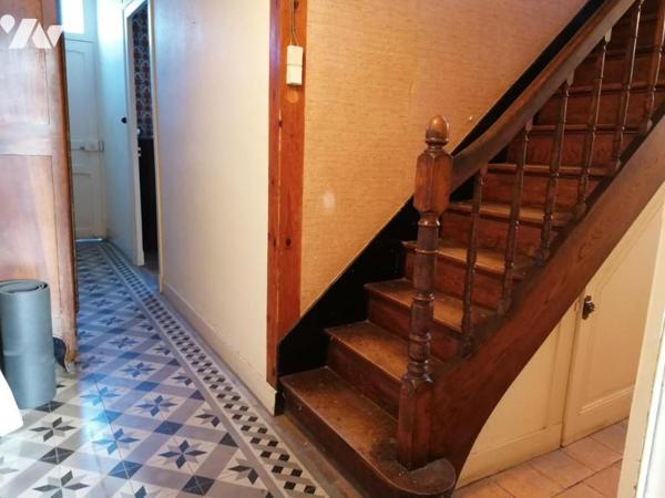 MAISON DE VILLE A RENOVER