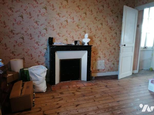 MAISON DE VILLE A RENOVER