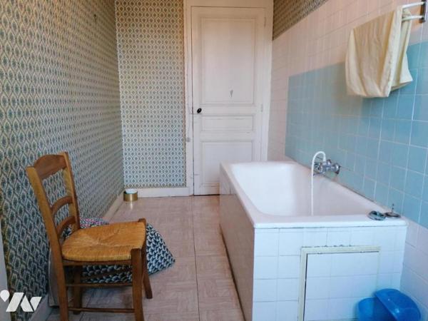 MAISON DE VILLE A RENOVER