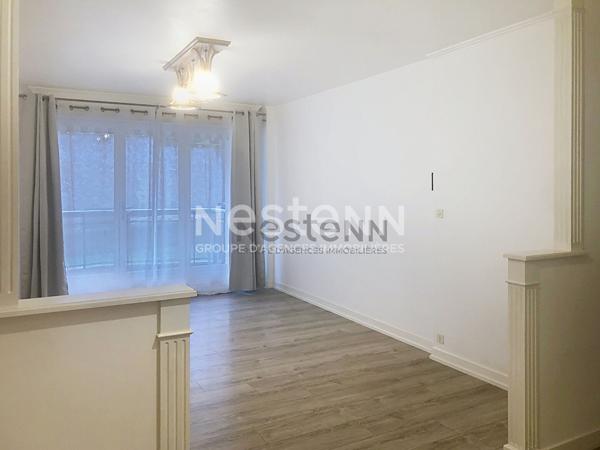 Appartement Blois / Secteur ville et administratif / 3 pièces / 2 chambres / parking et balcon.