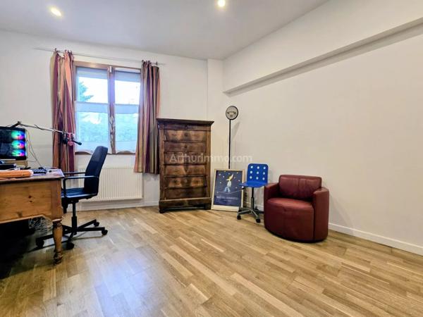 Vente                                                      Maison
                        
                     8 pièces                      190 m2                     à Nogent-sur-Marne