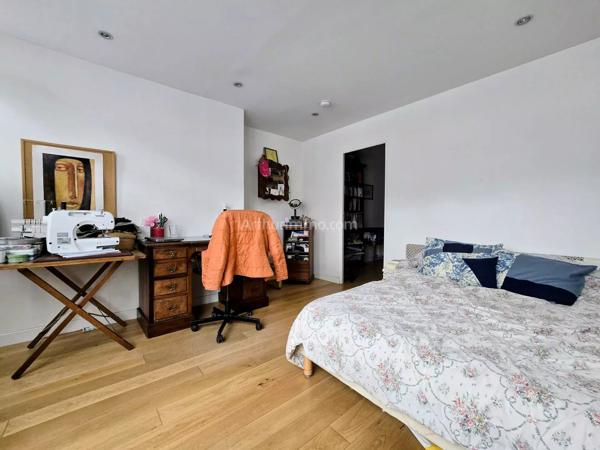 Vente                                                      Maison
                        
                     8 pièces                      190 m2                     à Nogent-sur-Marne