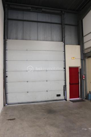Local d activites de 260 m²
