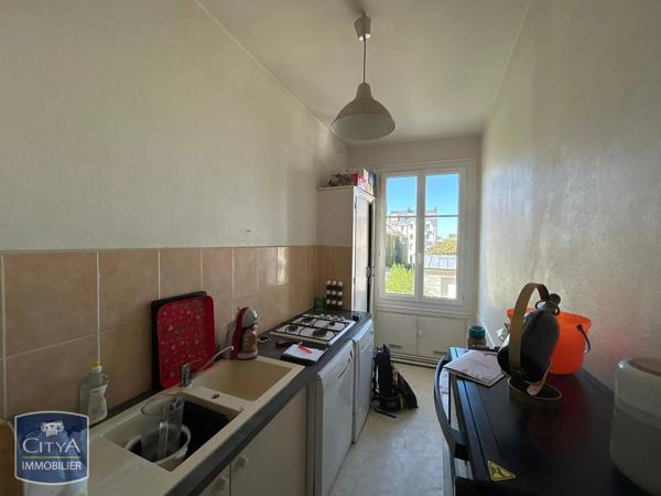 Appartement à louer 3 pièces 62.2m² Tours (37000)