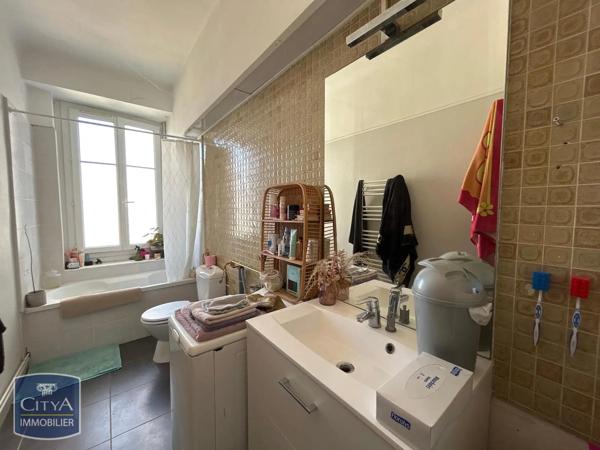Appartement à louer 3 pièces 62.2m² Tours (37000)