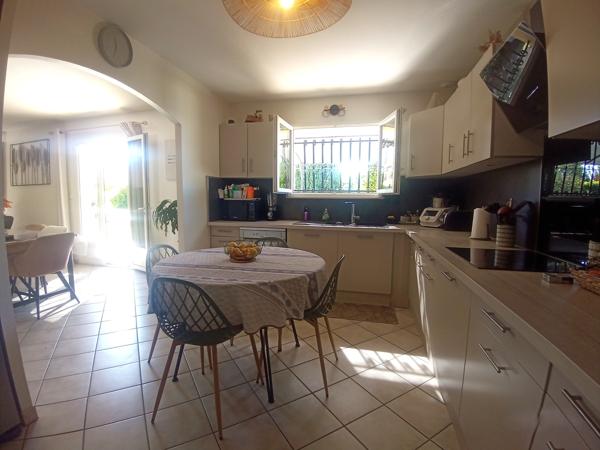 Maison
         5 pièces
        - 107 m² Exclusivité 325 000 € *