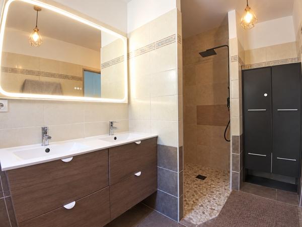 Maison
         5 pièces
        - 107 m² Exclusivité 325 000 € *