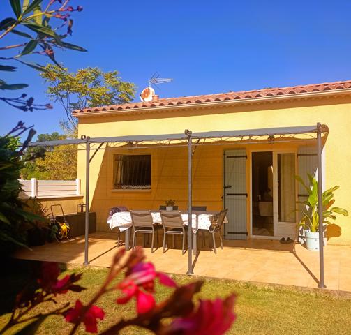 Maison
         5 pièces
        - 107 m² Exclusivité 325 000 € *