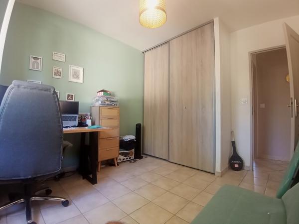Maison
         5 pièces
        - 107 m² Exclusivité 325 000 € *