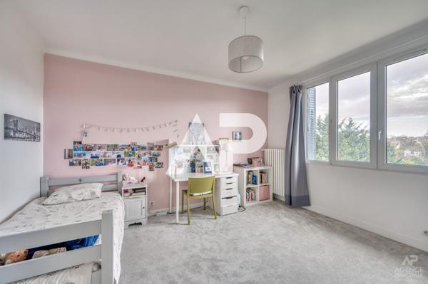 Maison Rueil Malmaison 10 pièce(s) 206 m² €1 195 000 ** - Référence 19769
