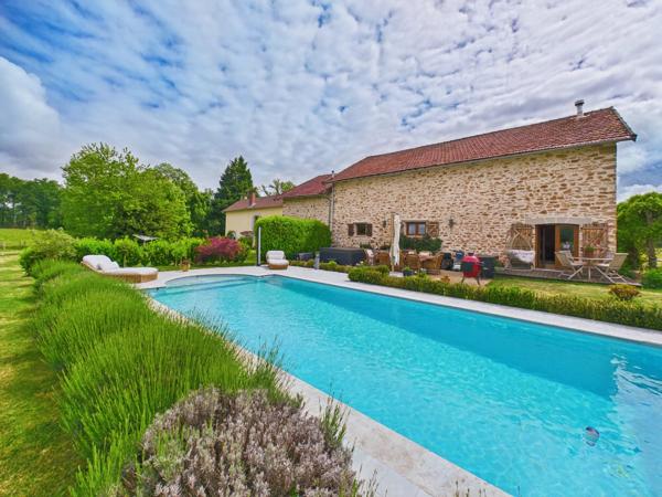 La Belle Vie vous attend ! Magnifique grange rénovée, seconde maison et piscine