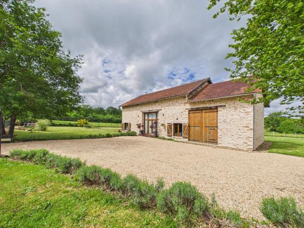 La Belle Vie vous attend ! Magnifique grange rénovée, seconde maison et piscine