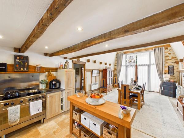 La Belle Vie vous attend ! Magnifique grange rénovée, seconde maison et piscine