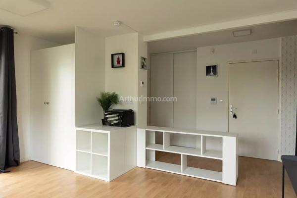 Location                                                      Appartement
                        
                     2 pièces                      44 m2                     à Saint-Grégoire