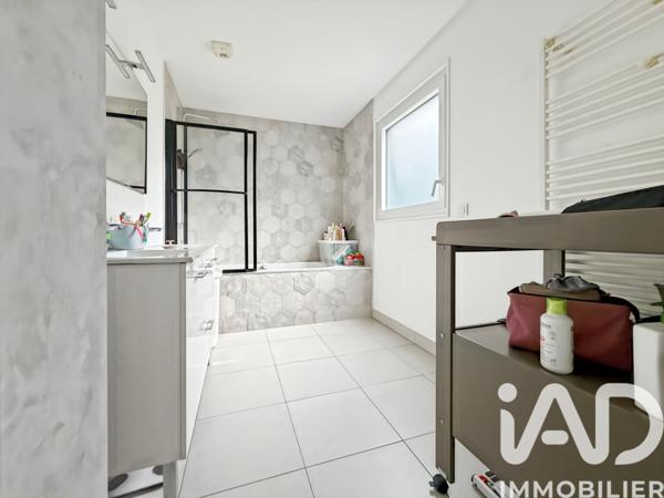 Maison à vendre 7 pièces 147 m² Vaux-le-Pénil