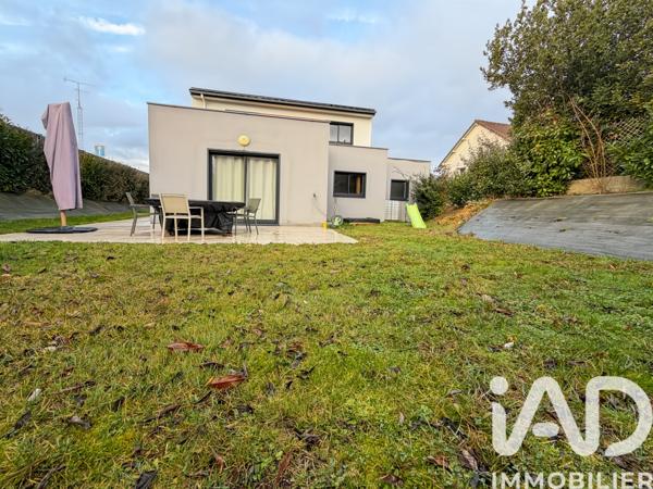 Maison à vendre 7 pièces 147 m² Vaux-le-Pénil