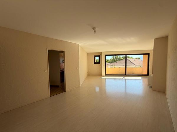 APPARTEMENT T3 - BALCON -ASCENSEUR-CLIMATISATION