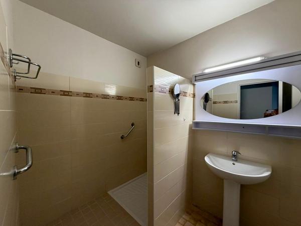 APPARTEMENT T3 - BALCON -ASCENSEUR-CLIMATISATION