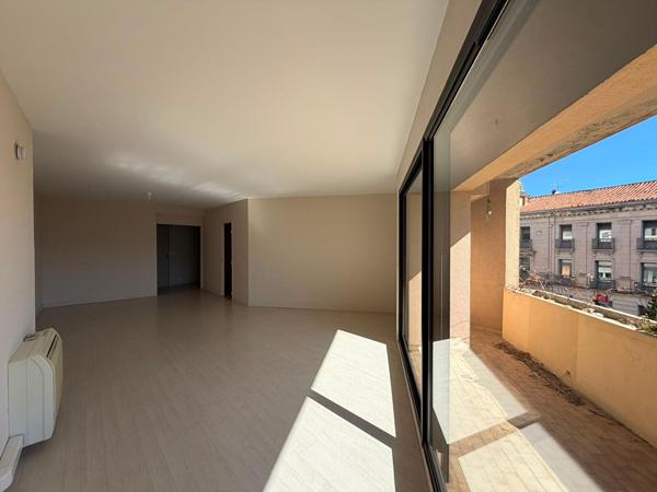 APPARTEMENT T3 - BALCON -ASCENSEUR-CLIMATISATION