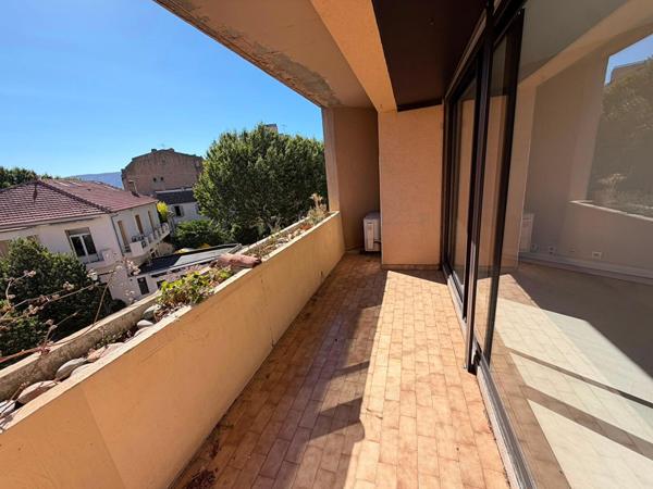 APPARTEMENT T3 - BALCON -ASCENSEUR-CLIMATISATION