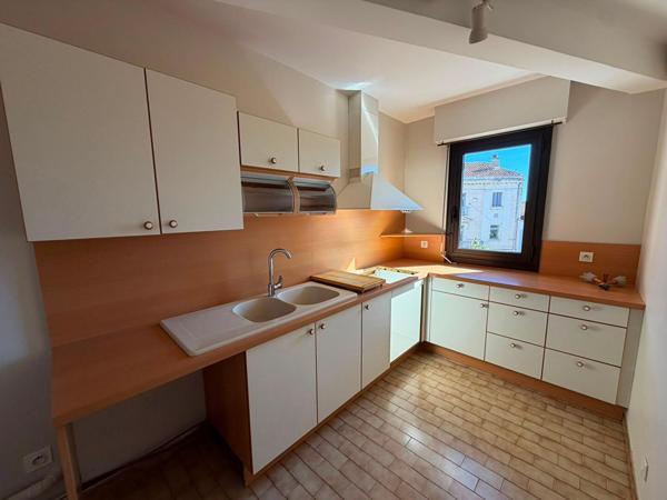 APPARTEMENT T3 - BALCON -ASCENSEUR-CLIMATISATION