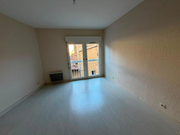APPARTEMENT T3 - BALCON -ASCENSEUR-CLIMATISATION