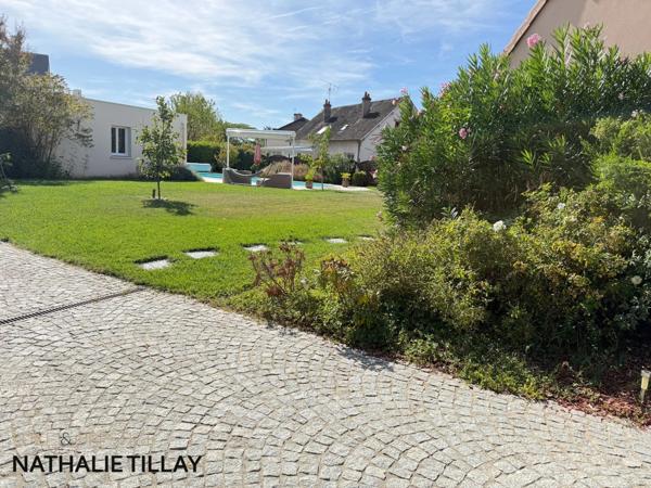 SAINT PRYVE SAINT MESMIN, maison a vendre, piscine et jardin
