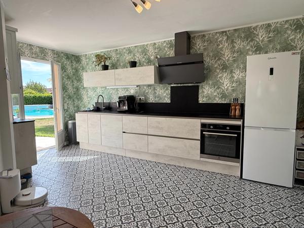 SAINT PRYVE SAINT MESMIN, maison a vendre, piscine et jardin