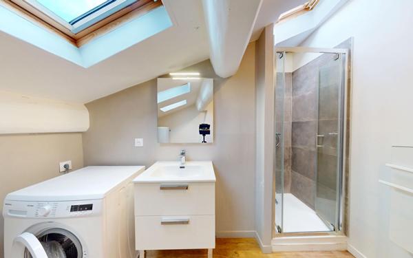 Appartement à vendre    2 pièces • 46 m2 Lyon 4