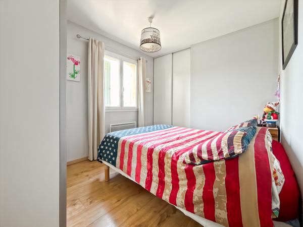 Rocbaron (83136) Maison 110m², 4 chambres, 600m² de terrain, bout d'impasse.