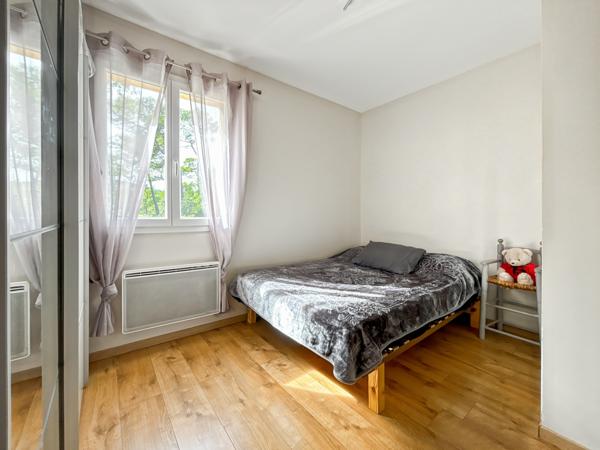 Rocbaron (83136) Maison 110m², 4 chambres, 600m² de terrain, bout d'impasse.