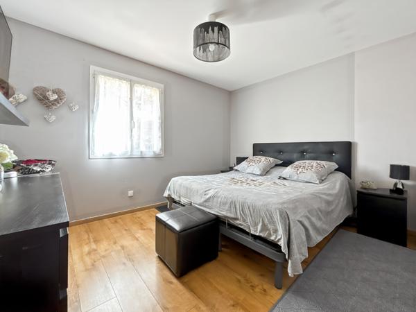 Rocbaron (83136) Maison 110m², 4 chambres, 600m² de terrain, bout d'impasse.