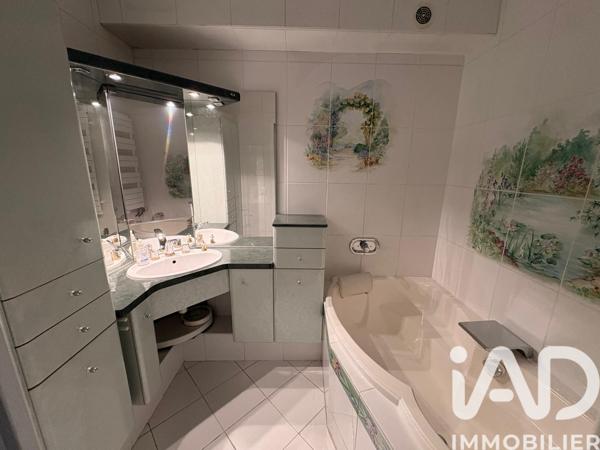 Location appartement 5 pièces 91 m² Évry